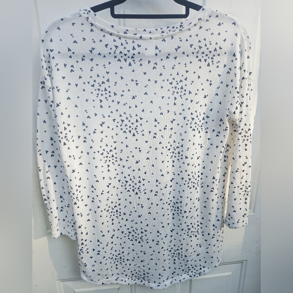 NWOT - Old Navy Ling Fitted Sleeves, White With Blue Hearts Sweater Sz XL (14) - Picture 2 of 3